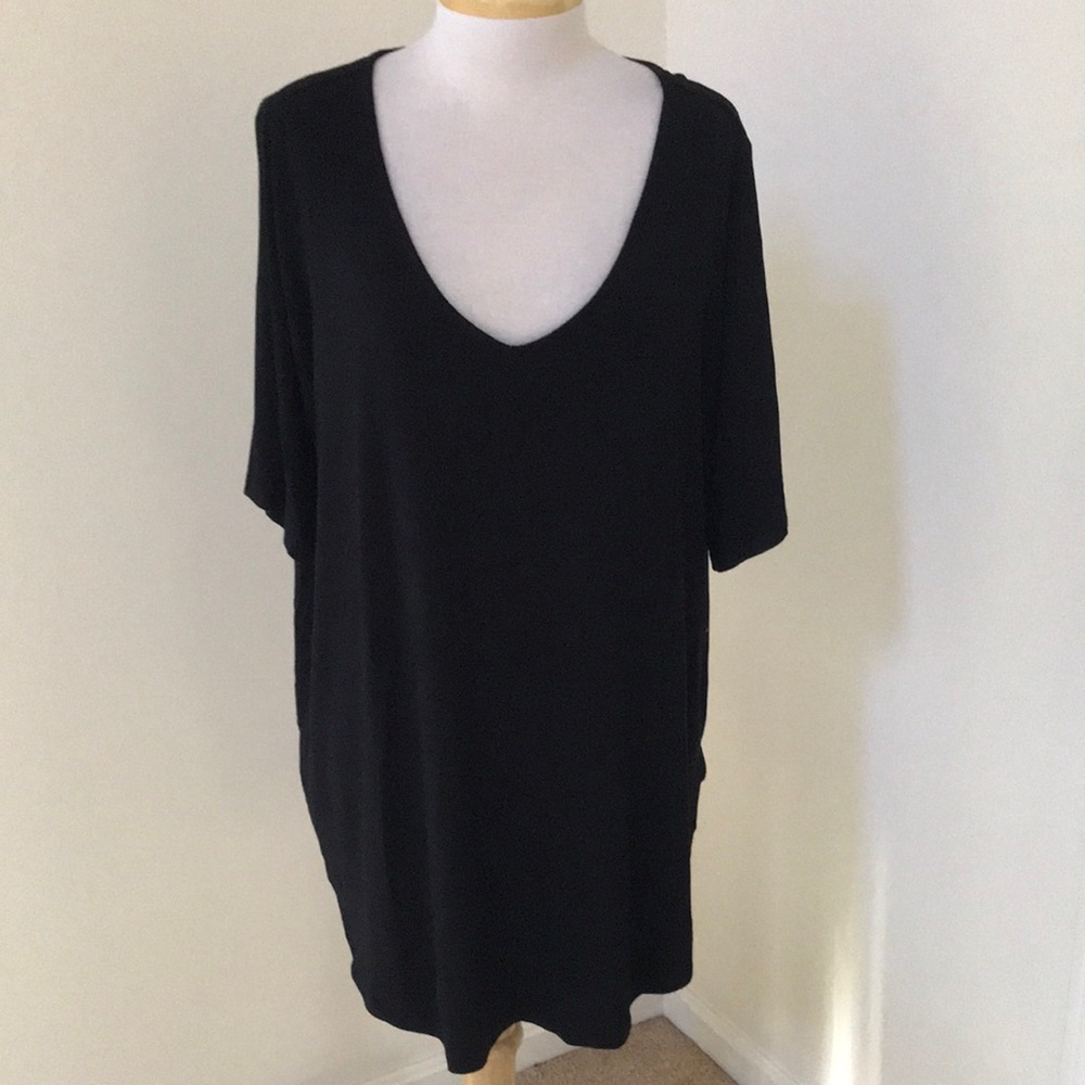 Torrid 3X black super soft knit shirt sleeve top.